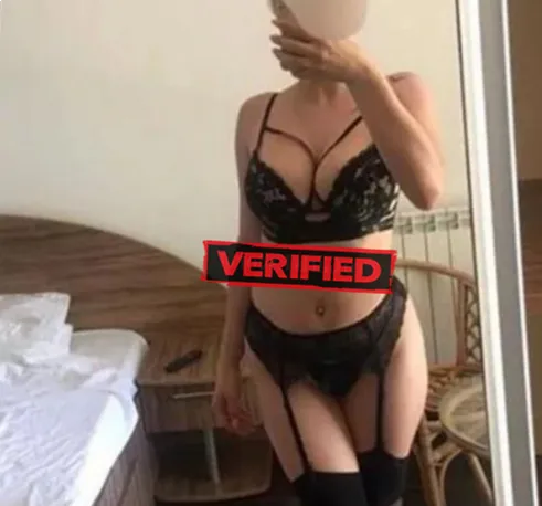 Julia sexmachine Prostitute Al Wafrah